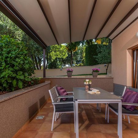 Apartments Villa Ana Porec Esterno foto