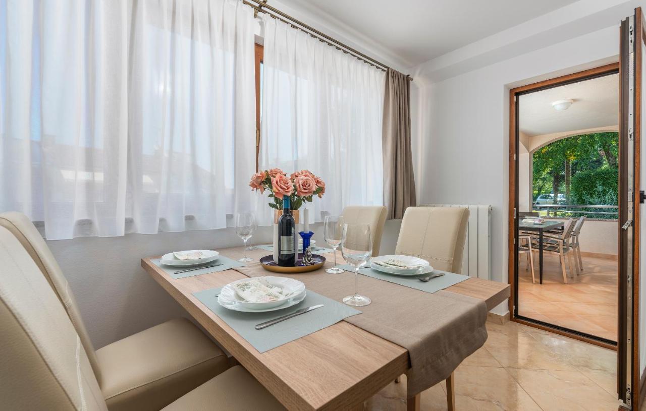 Apartments Villa Ana Porec Esterno foto