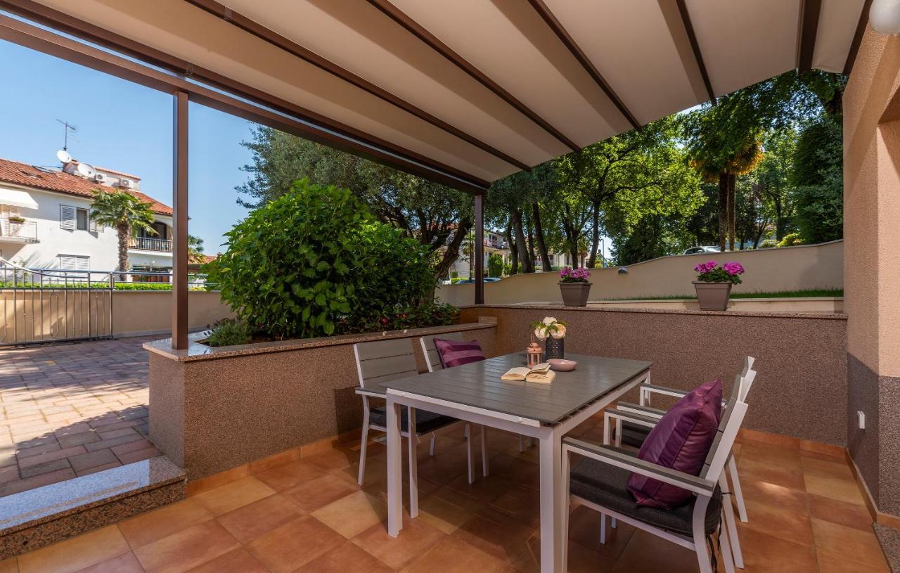 Apartments Villa Ana Porec Esterno foto