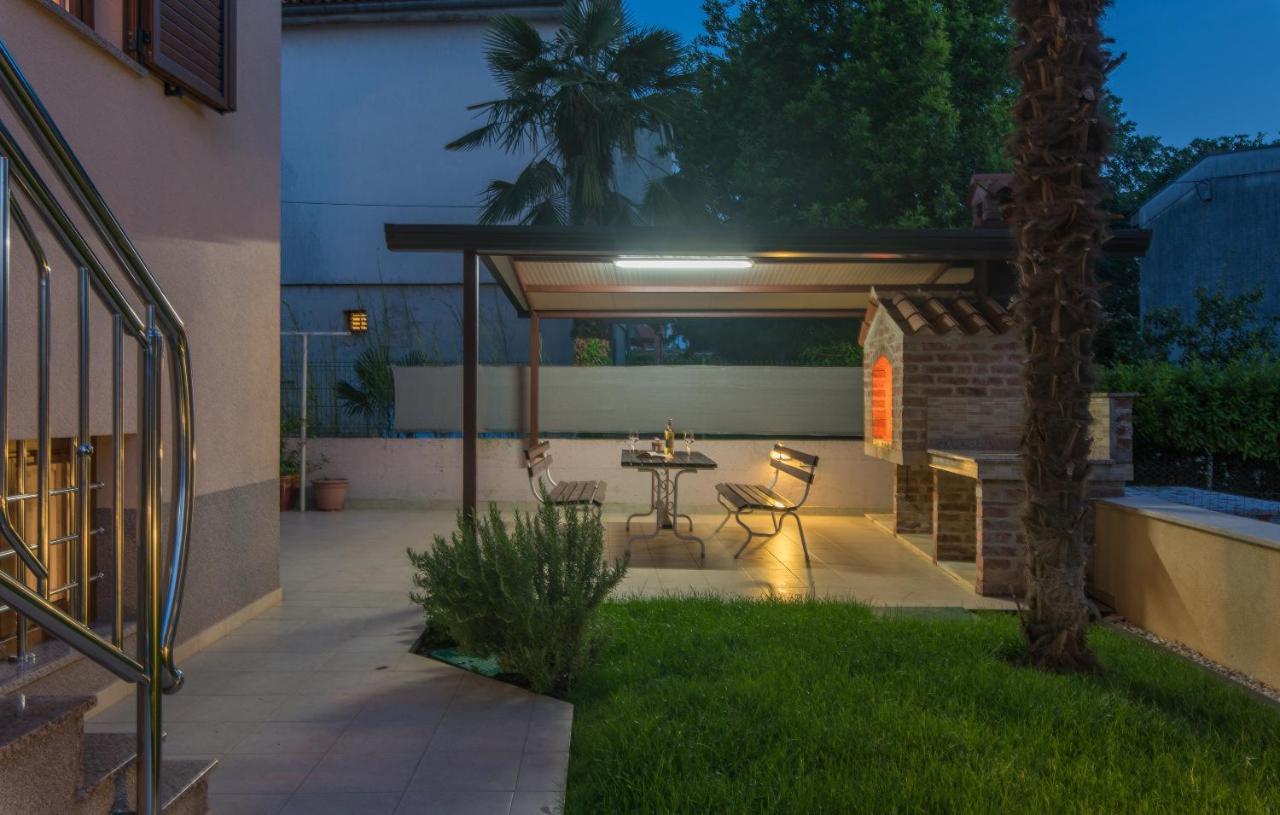 Apartments Villa Ana Porec Esterno foto