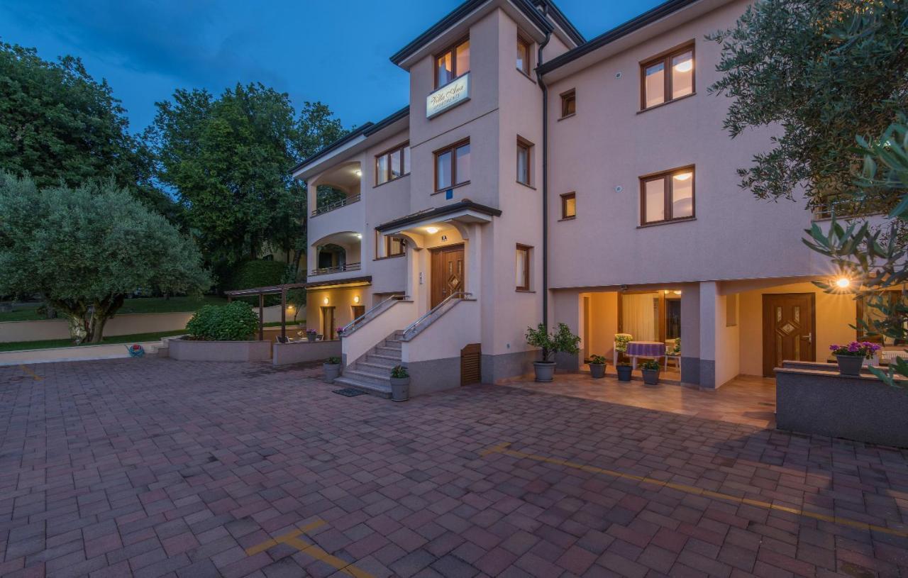 Apartments Villa Ana Porec Esterno foto