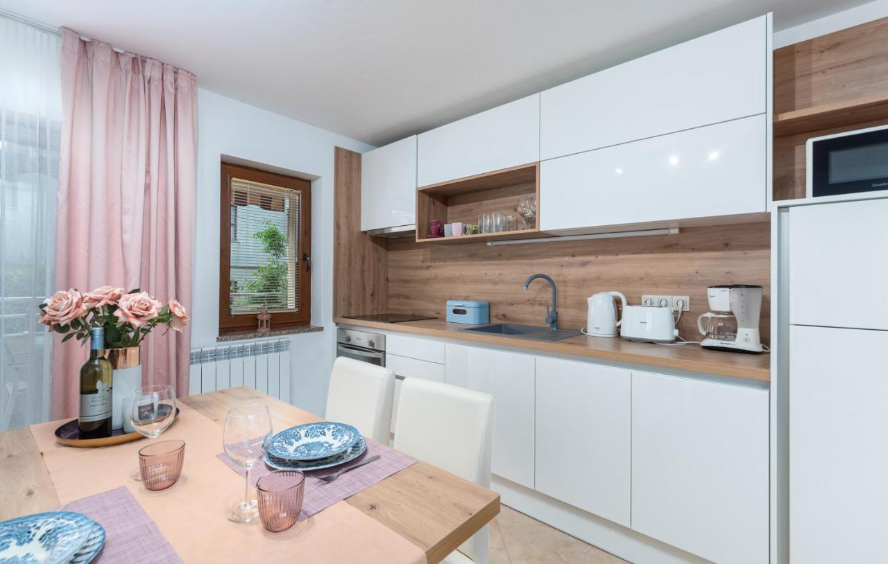 Apartments Villa Ana Porec Esterno foto