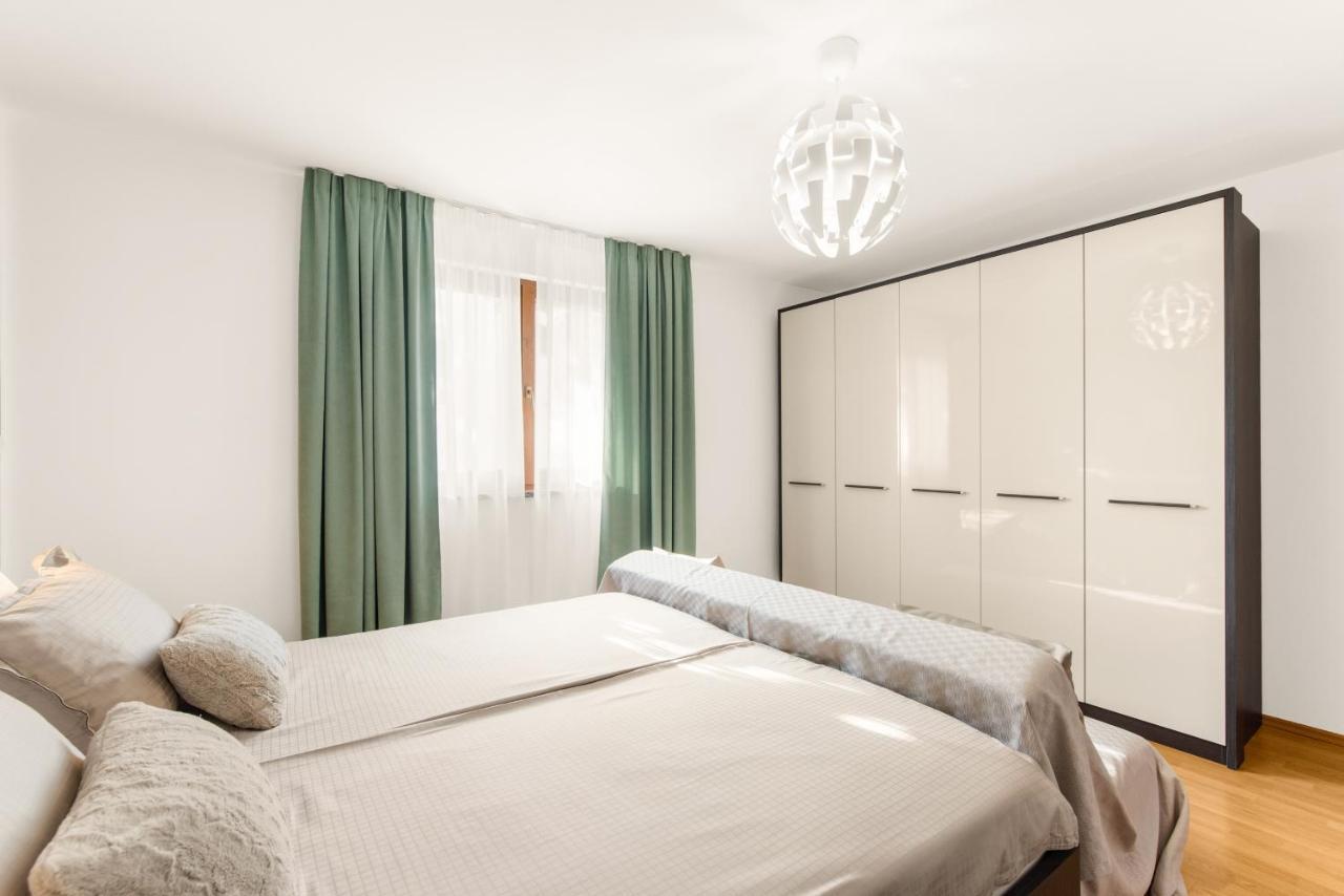Apartments Villa Ana Porec Esterno foto