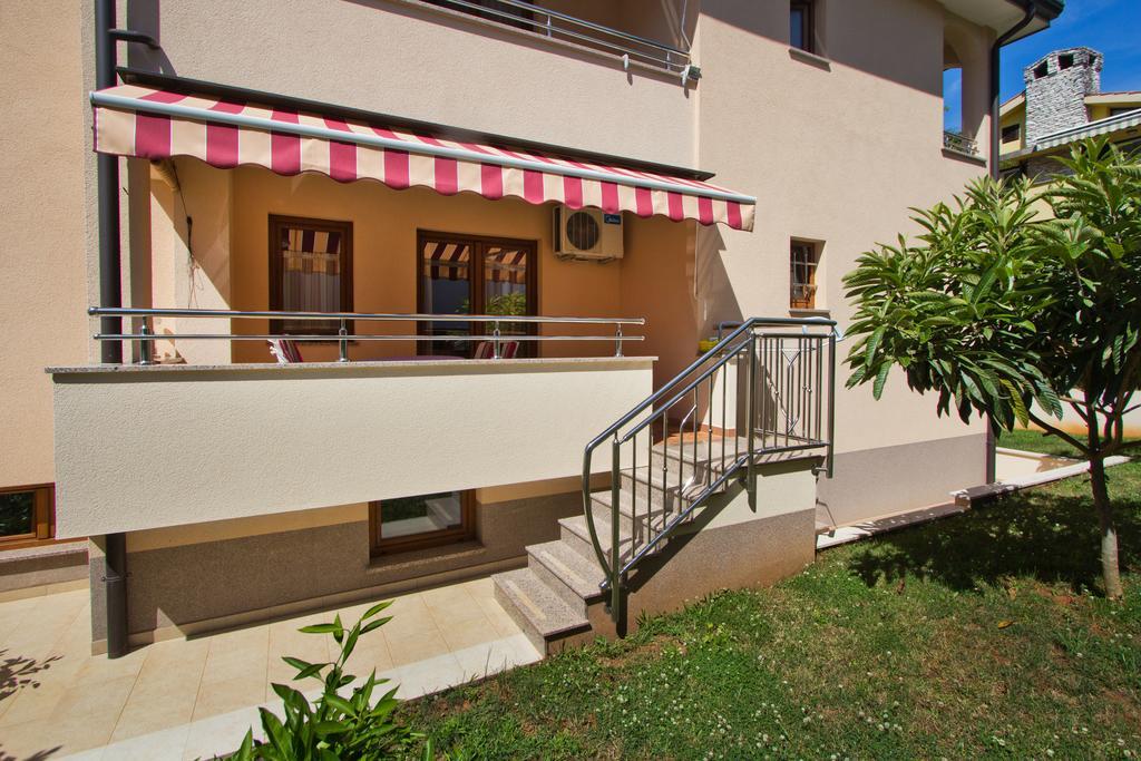 Apartments Villa Ana Porec Esterno foto