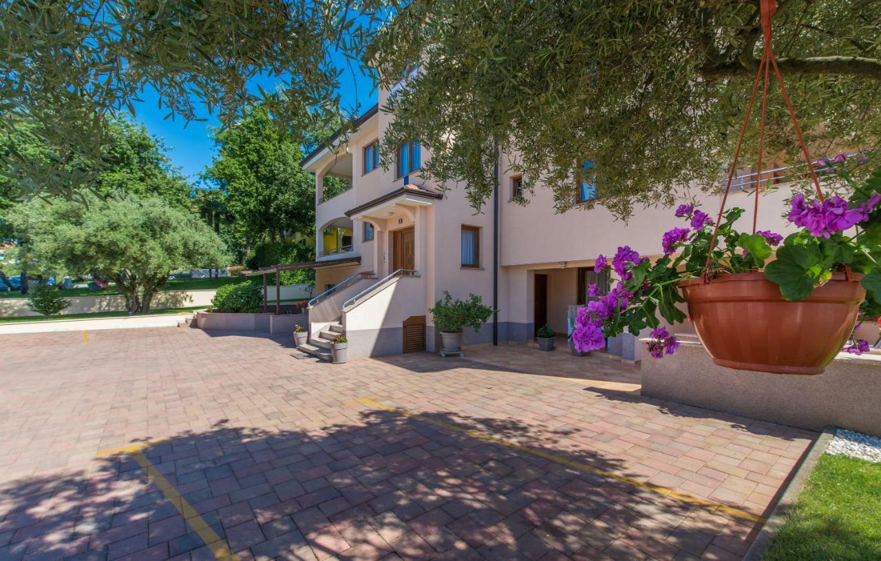 Apartments Villa Ana Porec Esterno foto