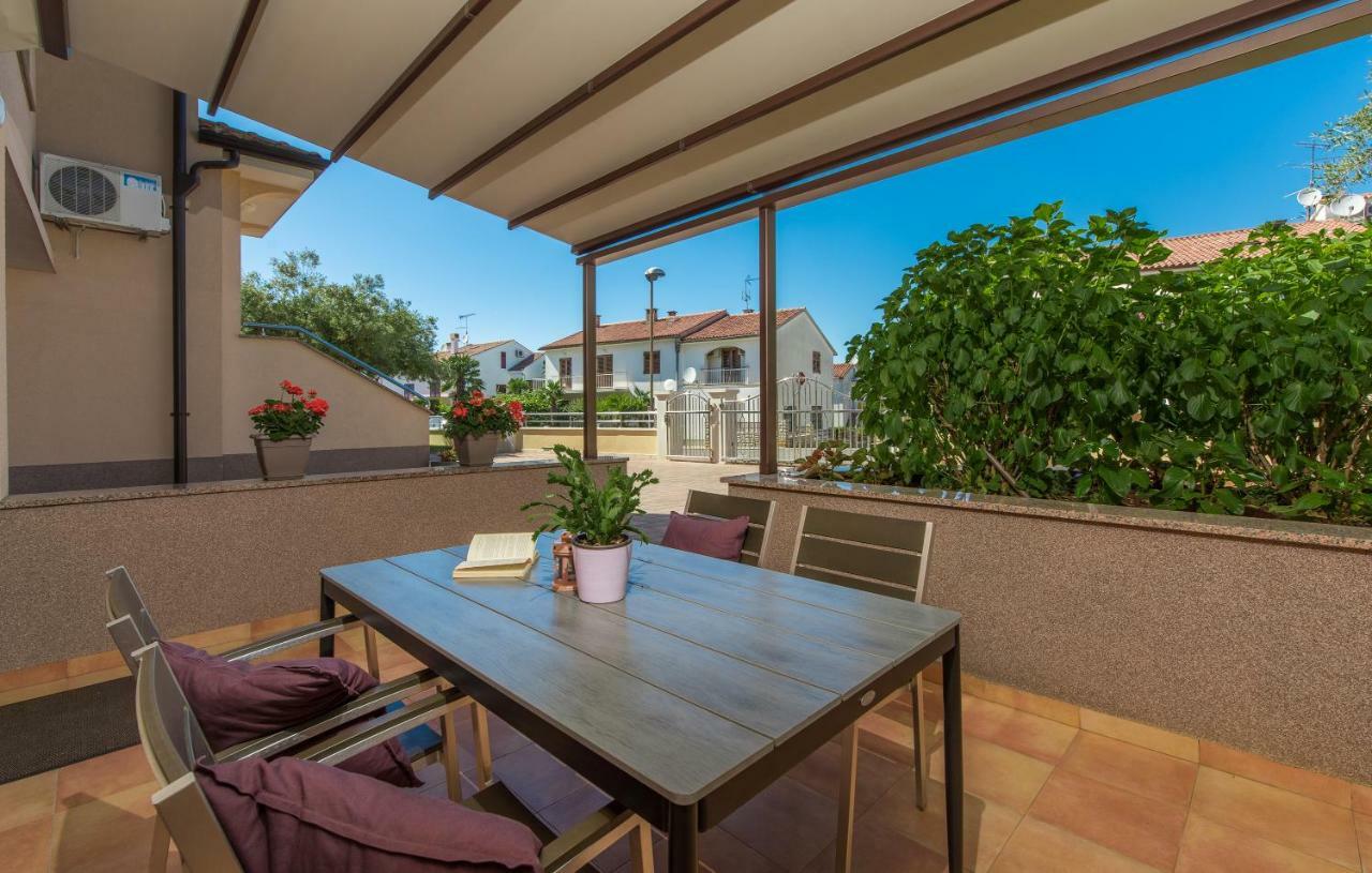 Apartments Villa Ana Porec Esterno foto